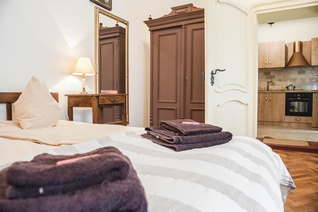 Brukenthal Central Apartments Сібіу Номер фото