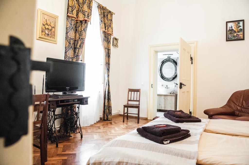 Brukenthal Central Apartments Сібіу Екстер'єр фото