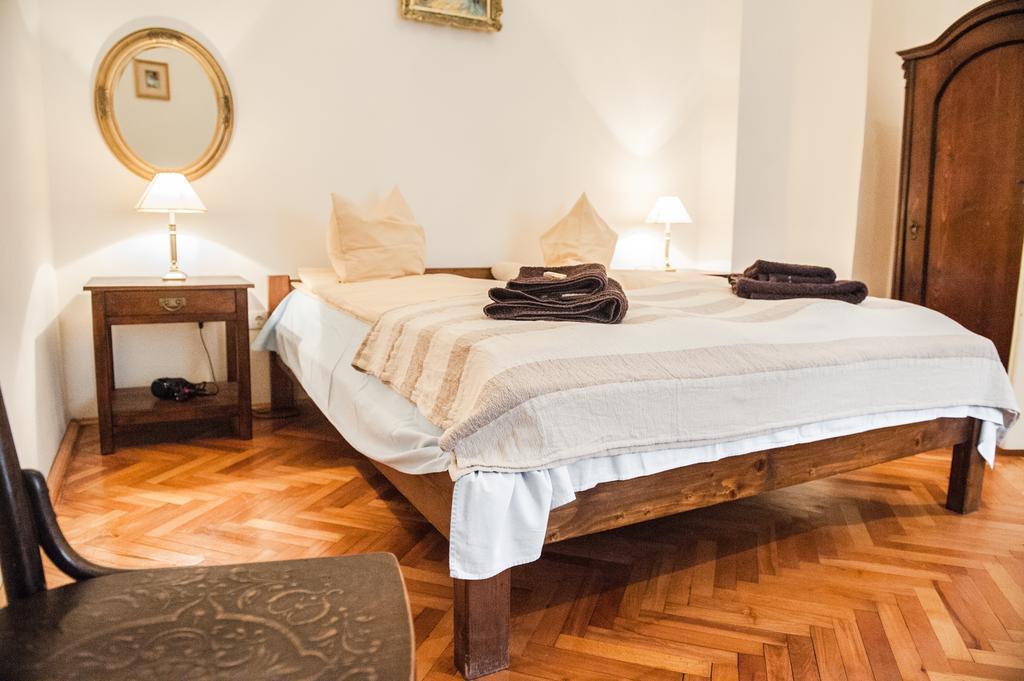Brukenthal Central Apartments Сібіу Номер фото