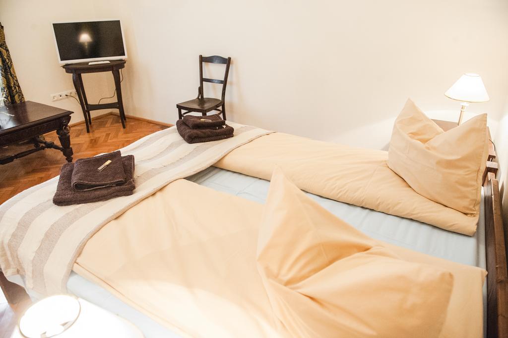 Brukenthal Central Apartments Сібіу Номер фото