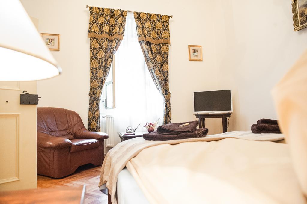 Brukenthal Central Apartments Сібіу Номер фото