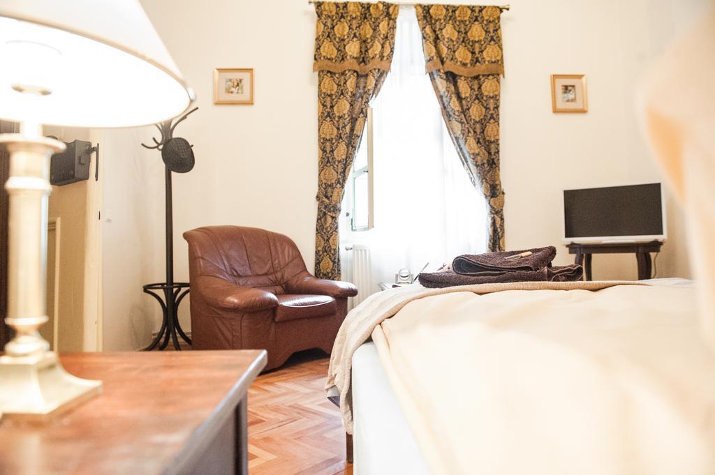Brukenthal Central Apartments Сібіу Номер фото